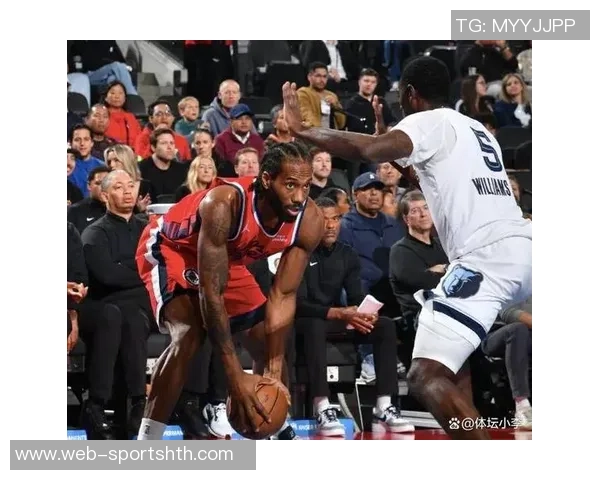 莱昂纳德表现平稳全队最高得分21分但正负值却为负11引人关注